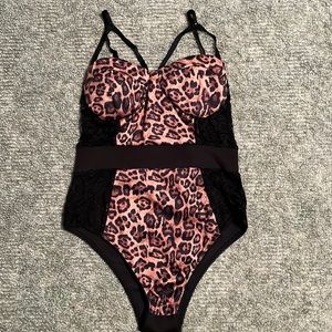 👖3 for 20 👖Leopard print lingerie/bodysuit